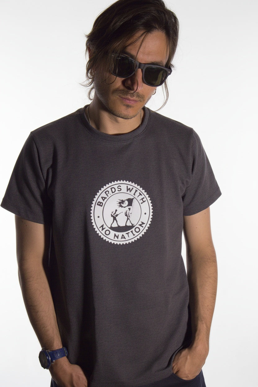 Camiseta Bards With No Nation